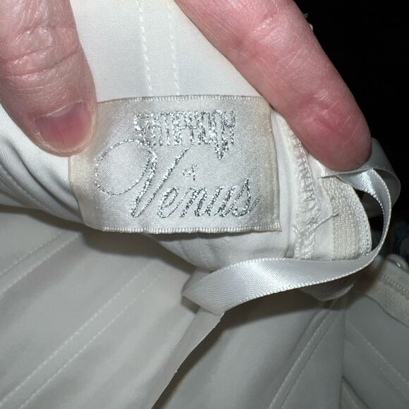 ❌Gorgeous Symphony of Venus Organza Mermaid Gown! - Picture 9 of 10